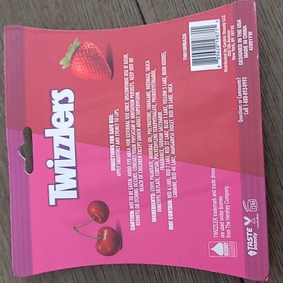 Twizzlers Cherry and Strawberry Lip Gloss Set NWT Sealed - Picture 3 of 3